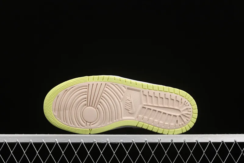 All categories Air Jordan Jordan series basketball shoes Air Jordan 1 High G version Air Jordan 1 Zoom Air CMFT AJ1 Joe 1 Vanilla high-top basketball shoes CT0979-200